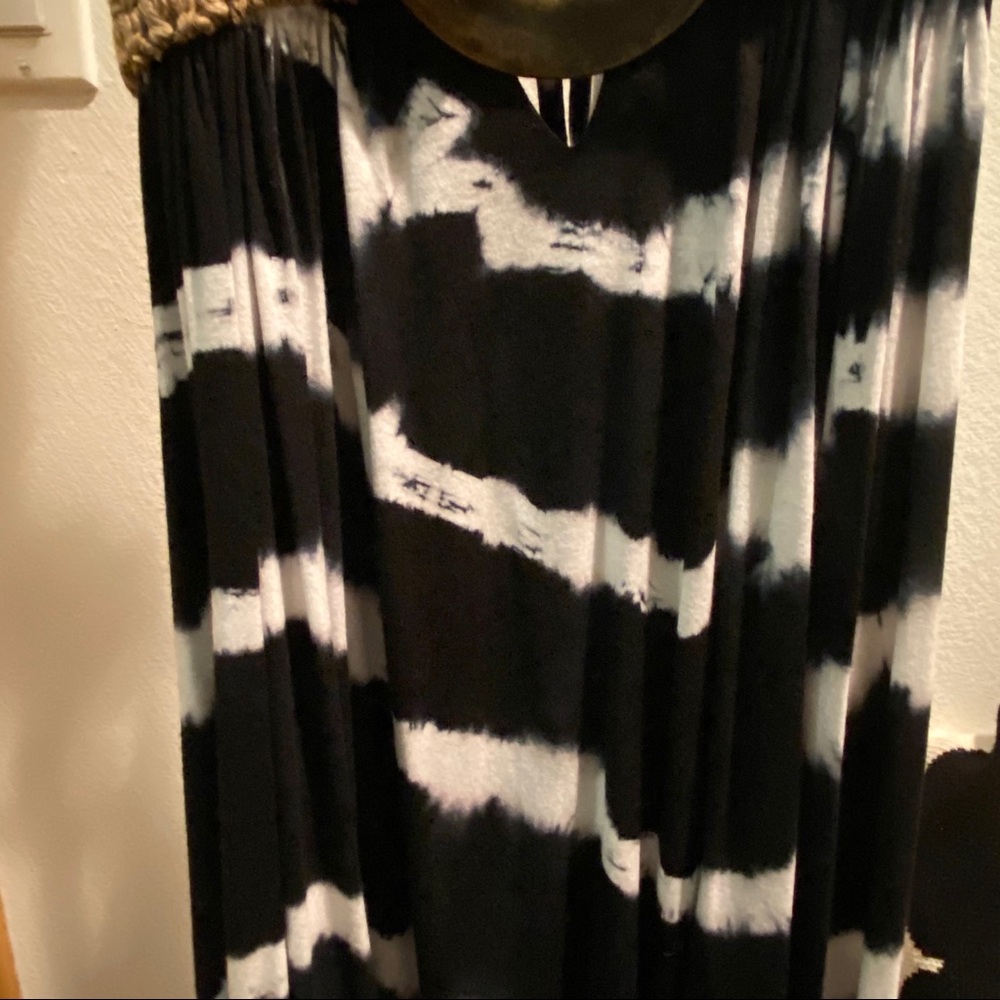 Halter Dress - Picture 4 of 6
